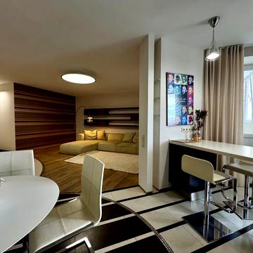 Голосіївська вул., 13