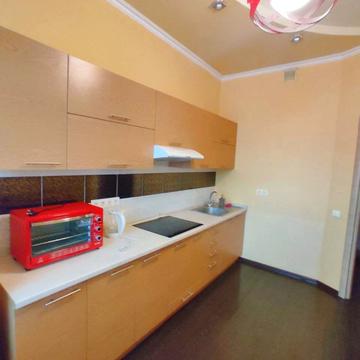 Гната Хоткевича вул. (Червоногвардійська), 12