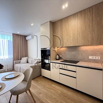 Родини Крістерів вул., 14-Б