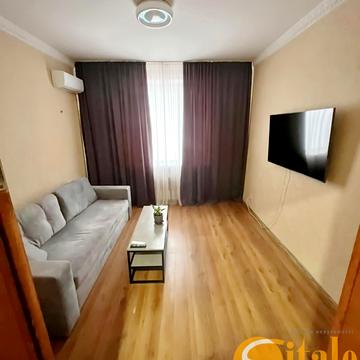 Незалежної України вул. (40 років Радянської України), 80