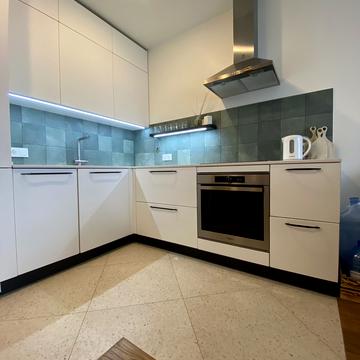 Зарічна вул., 2 к1