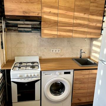 Володимира Івасюка просп. (Героїв Сталінграду), 7-Б