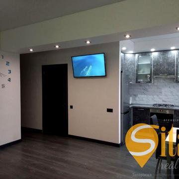 Незалежної України вул. (40 років Радянської України), 51