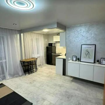 Олександра Поля просп. (Кірова), 72