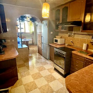 Володимира Івасюка просп. (Героїв Сталінграду), 20