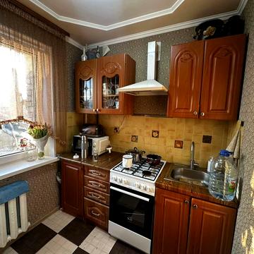 Павла Тичини вул., 11