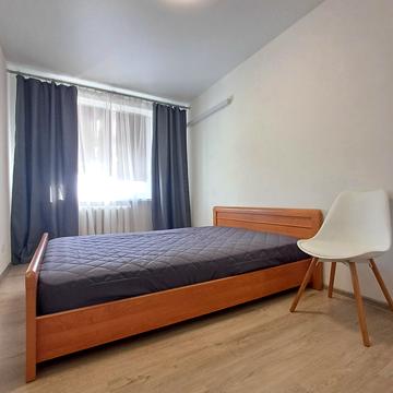 Героїв просп., 3