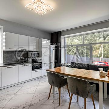 Ярова вул., 15