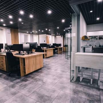 Срібнокільська вул., 1