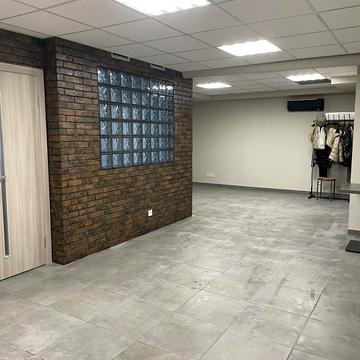 Українська вул., 3в