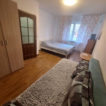 Бориса Гмирі вул., 12-Б