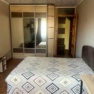 Георгія Гонгадзе просп. (Радянської України), 11