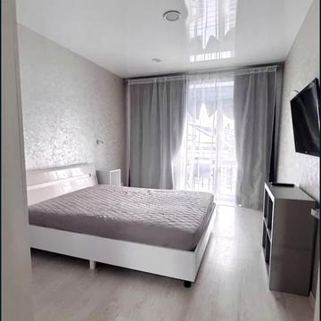 Весняна вул., 12