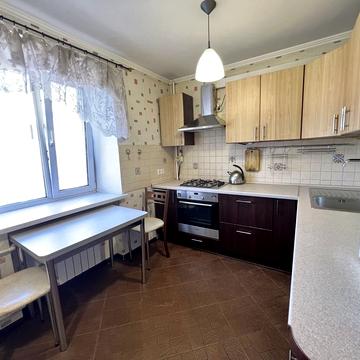 Валерія Лобановського просп., 130