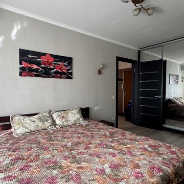 Оболонський просп., 40