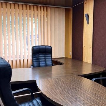 Сергія Єфремова вул., 37