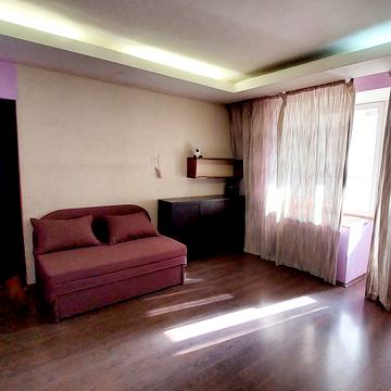 Волинська вул., 10