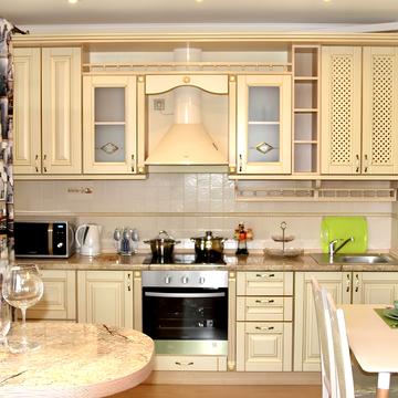 Феодосійська вул., 1