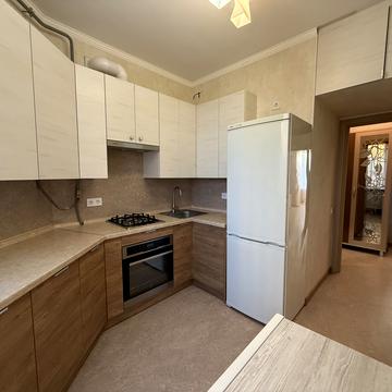 Василя Стуса вул., 21