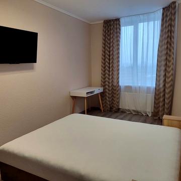 Клубна вул., 10