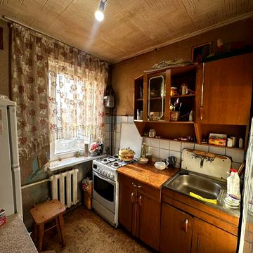 Павла Тичини вул., 11