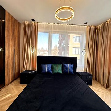 Леоніда Перфецького вул., (Будинок 1)