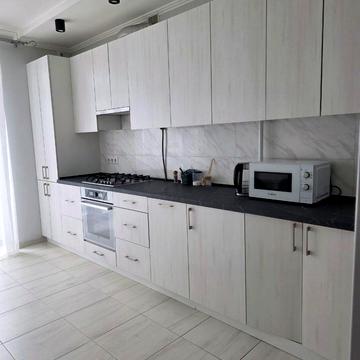 Гетьмана Мазепи вул., 1