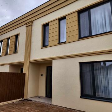 Грушевського вул., 14