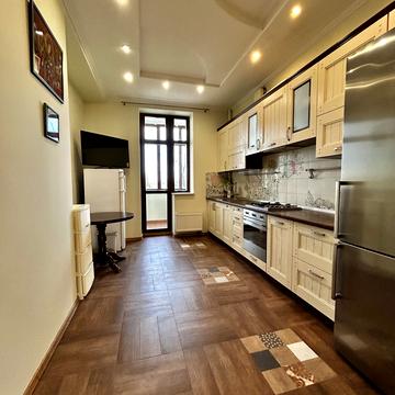 Сергія Литвиненка вул., 19а