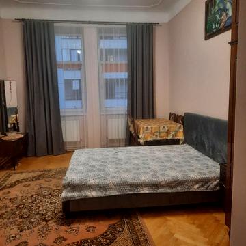 Батуринська вул., 3