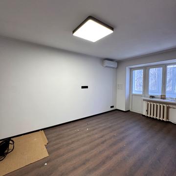 Середньофонтанська вул., 34а