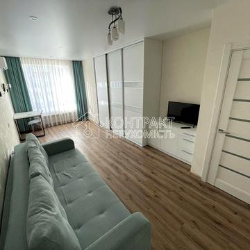 Героїв Харкова просп. (Московський), 268