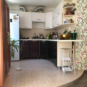 Перемиська вул., 9