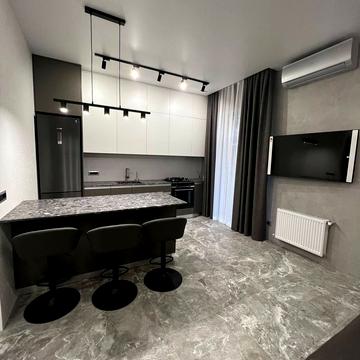 Травневий пров., 4