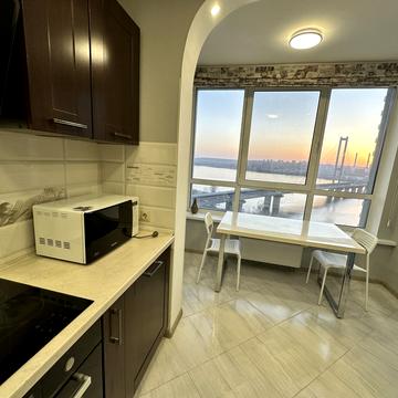 Зарічна вул., 1-Б