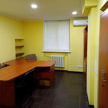 Володимира Мономаха вул. (Московська), 31
