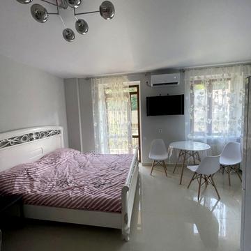 Приморська вул., 22