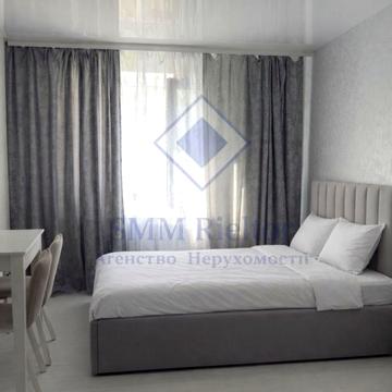 Новоукраїнська вул., 1/3