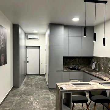 Набережна Перемоги вул., 7