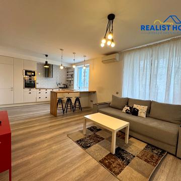 Лесі Українки вул., 74-В