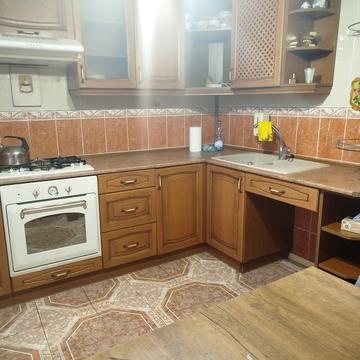 Поліська вул., 10