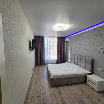 Каховська вул., 56