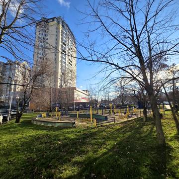 Припортова вул. (Героїв Сталінграда), 42/1