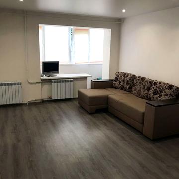 Космодромна вул., 8