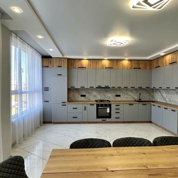 Героїв Крут вул., 6