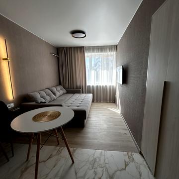 Богдана Хмельницького просп. (Героїв Сталінграда), 229