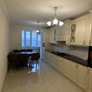 Мирна вул., (Будинок 1)