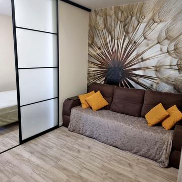 Братська вул., 24