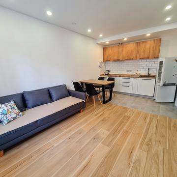 Бориса Гмирі вул., 16А