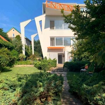 Мускатна вул. (Зої Космодемянської), 1